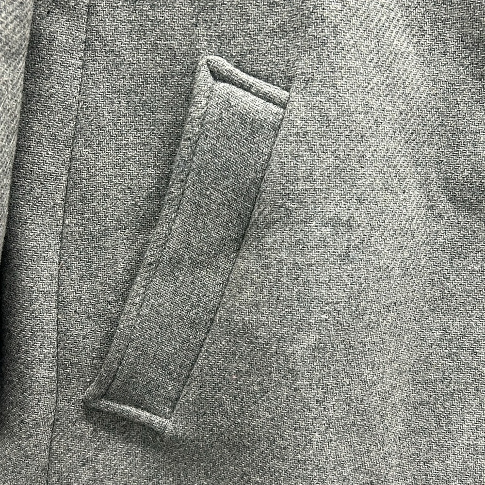 ZARA-LT GREY WOOL BLEND COAT W/2 SIDE SLANT POCKETS & 2 BLACK BUTTONS IN FRONT - Picture 5 of 14